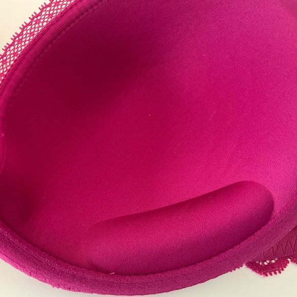 Brand new with tags Calvin Klein Bra - 34D - Picture 3 of 5